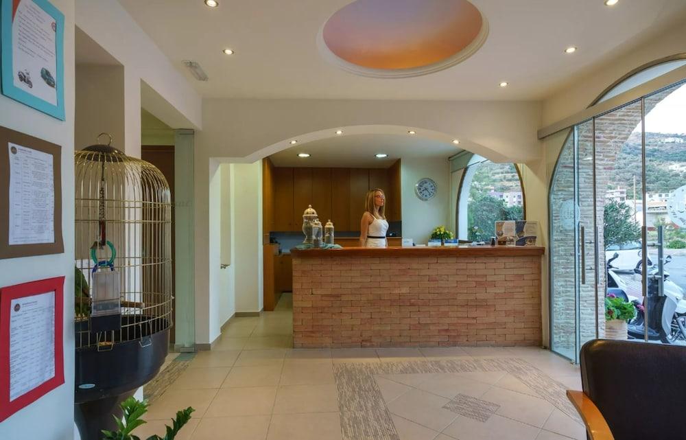 Alianthos Beach Hotel Plakias Exterior photo
